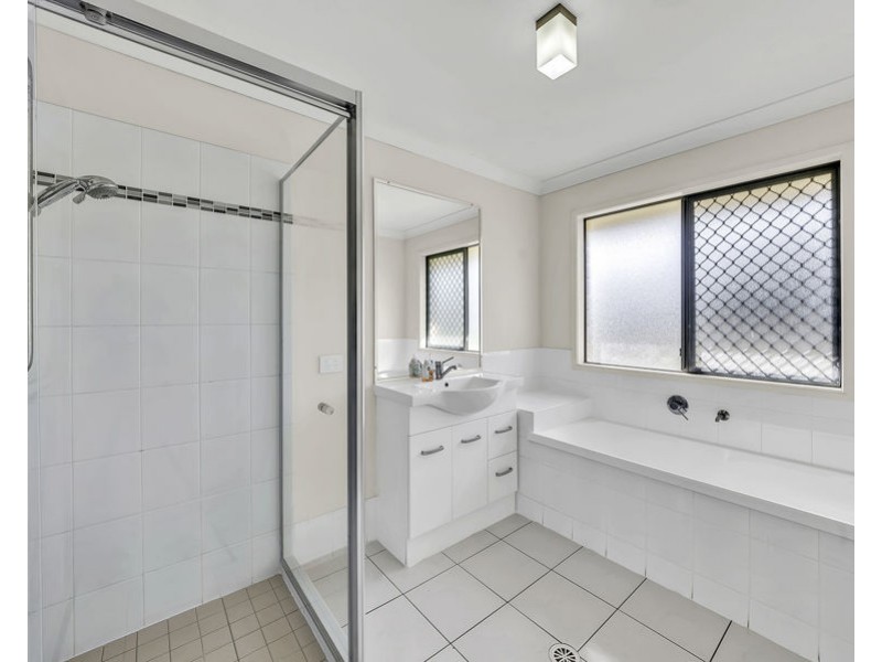 3 Iris Court, Yamanto QLD 4305