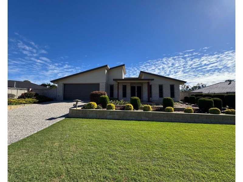 6 Piccadilly Court, Deebing Heights QLD 4306