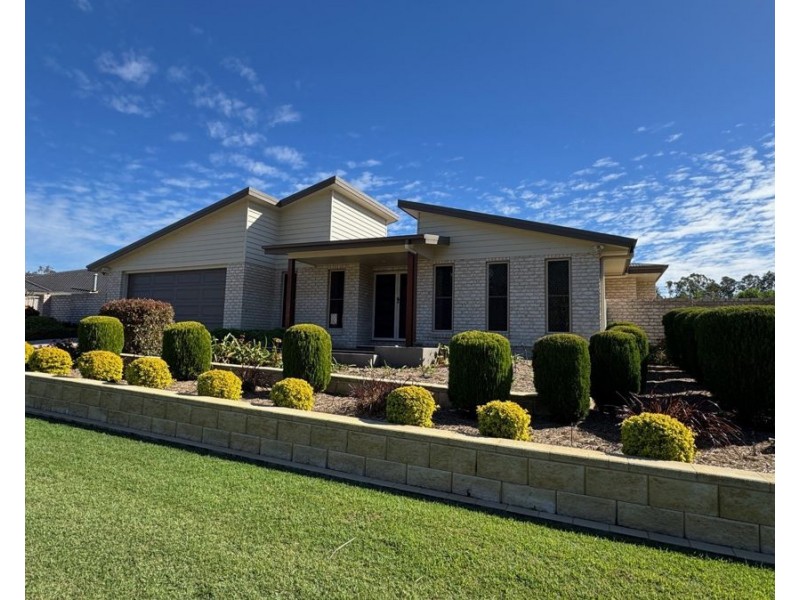 6 Piccadilly Court, Deebing Heights QLD 4306