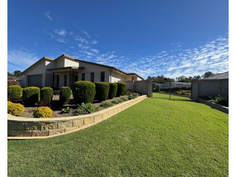 6 Piccadilly Court, Deebing Heights QLD 4306
