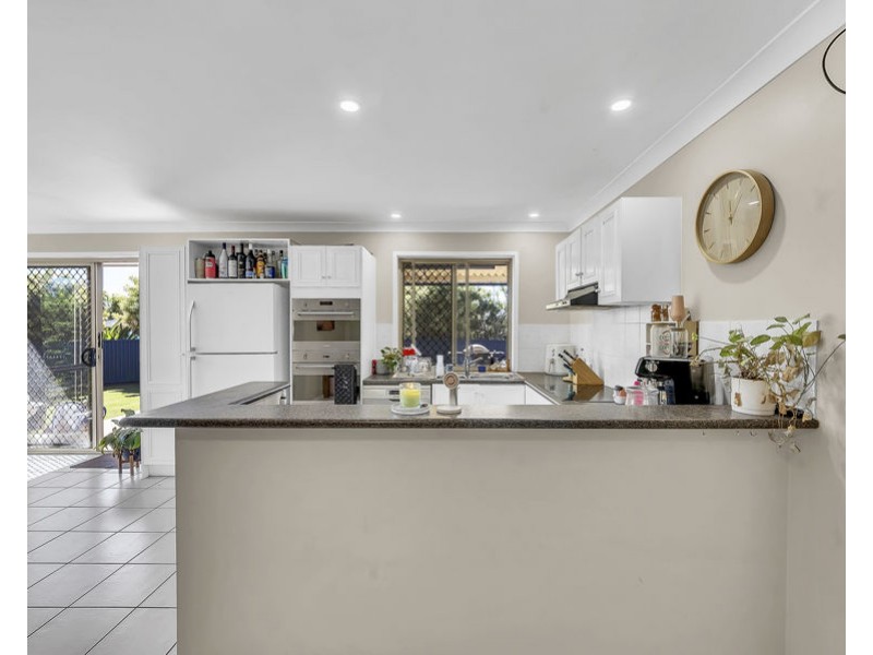 2 Diosma Close, Yamanto QLD 4305