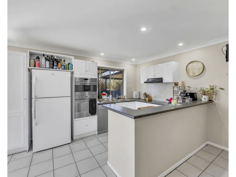 2 Diosma Close, Yamanto QLD 4305