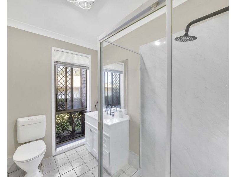 2 Diosma Close, Yamanto QLD 4305
