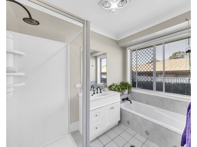2 Diosma Close, Yamanto QLD 4305