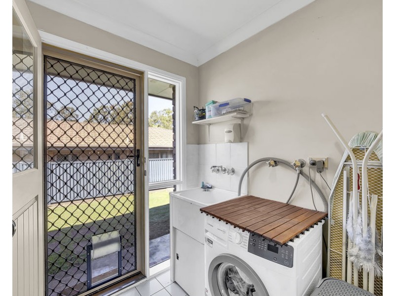 2 Diosma Close, Yamanto QLD 4305