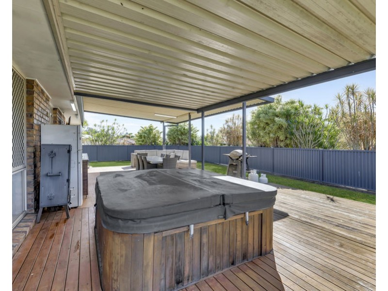 2 Diosma Close, Yamanto QLD 4305