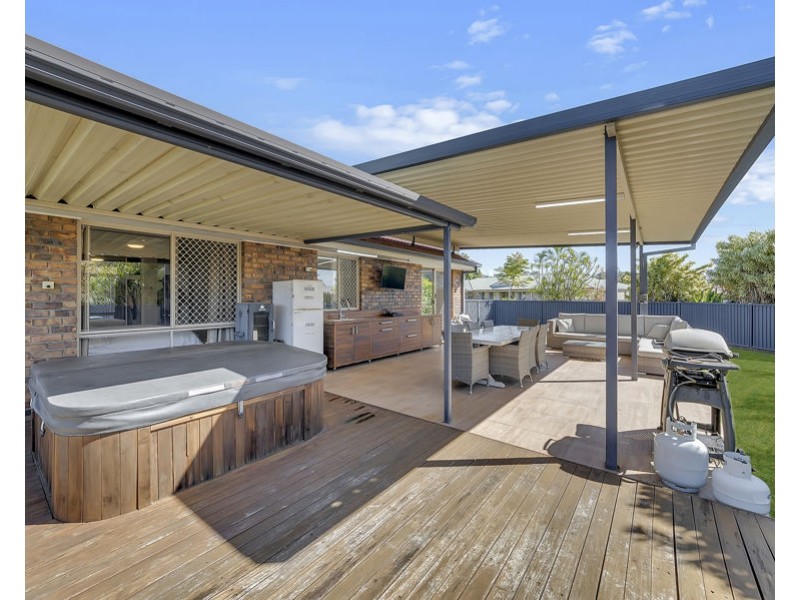 2 Diosma Close, Yamanto QLD 4305