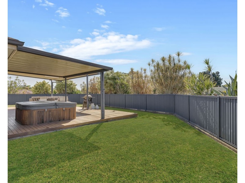 2 Diosma Close, Yamanto QLD 4305