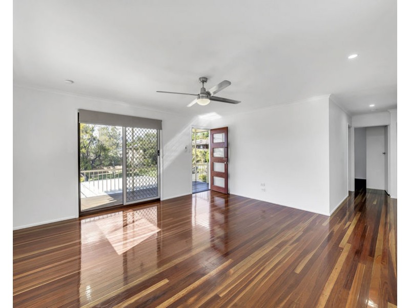 27 Rumsey Drive, Raceview QLD 4305