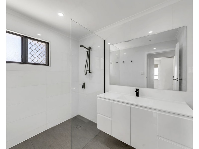 27 Rumsey Drive, Raceview QLD 4305