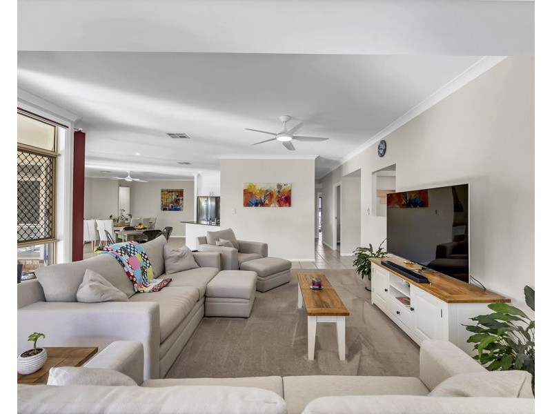 26 Newsky Court, Deebing Heights QLD 4306