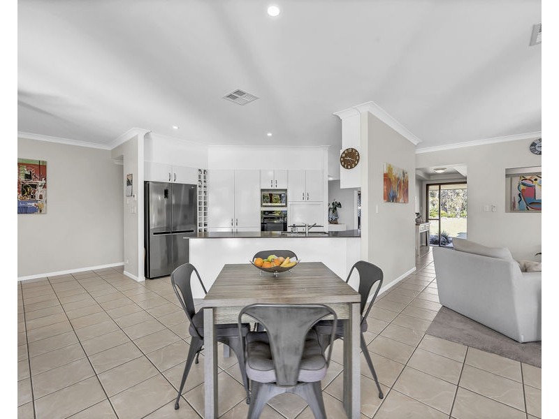 26 Newsky Court, Deebing Heights QLD 4306