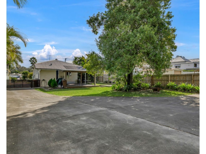 9 Pommer Street, Brassall QLD 4305