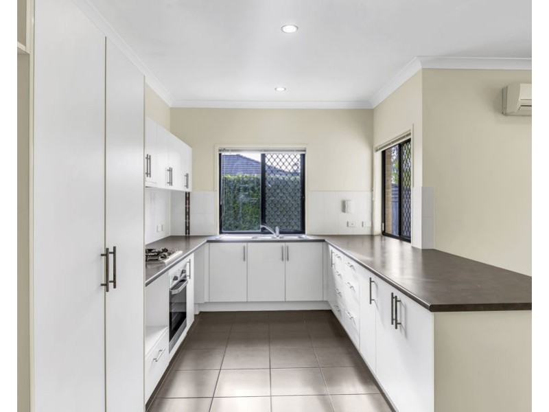 27 Possumwood Place, Flinders View QLD 4305