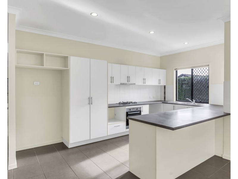 27 Possumwood Place, Flinders View QLD 4305