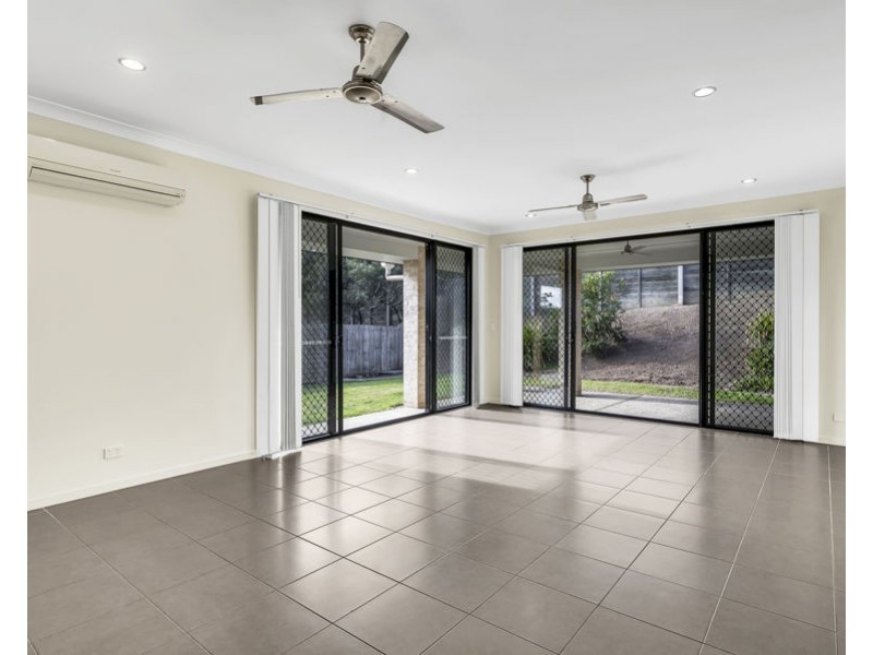 27 Possumwood Place, Flinders View QLD 4305