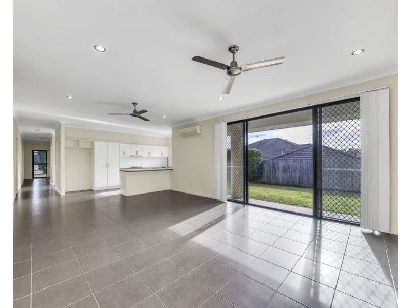27 Possumwood Place, Flinders View QLD 4305