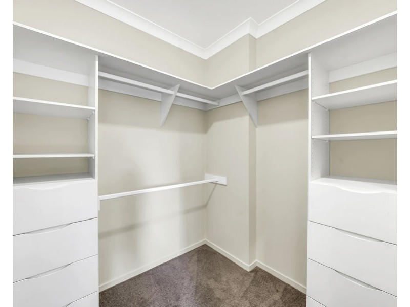 27 Possumwood Place, Flinders View QLD 4305