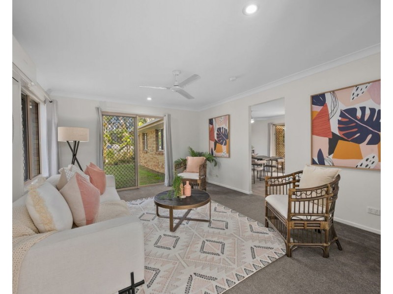 6 Hillier Court, Flinders View QLD 4305