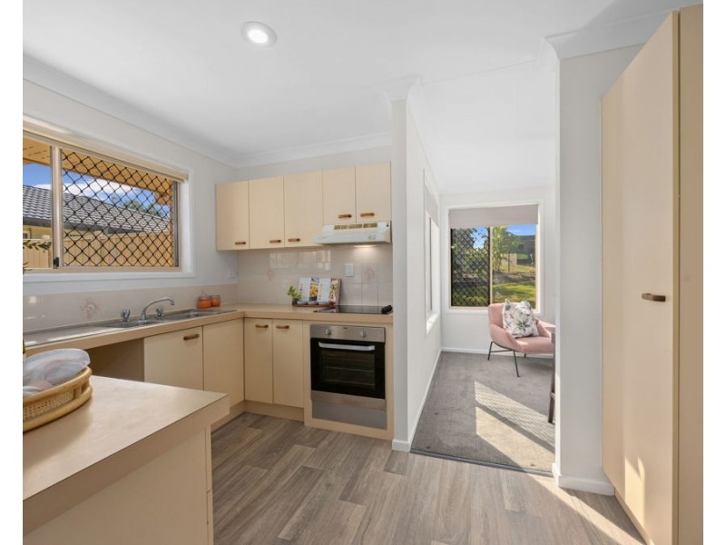 6 Hillier Court, Flinders View QLD 4305