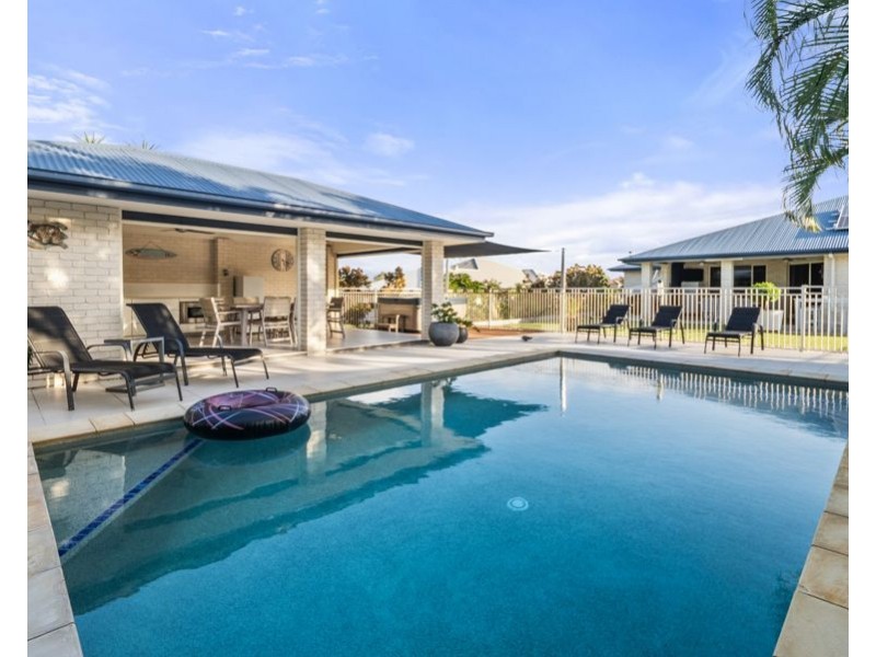 32 Peak Court, Peak Crossing QLD 4306