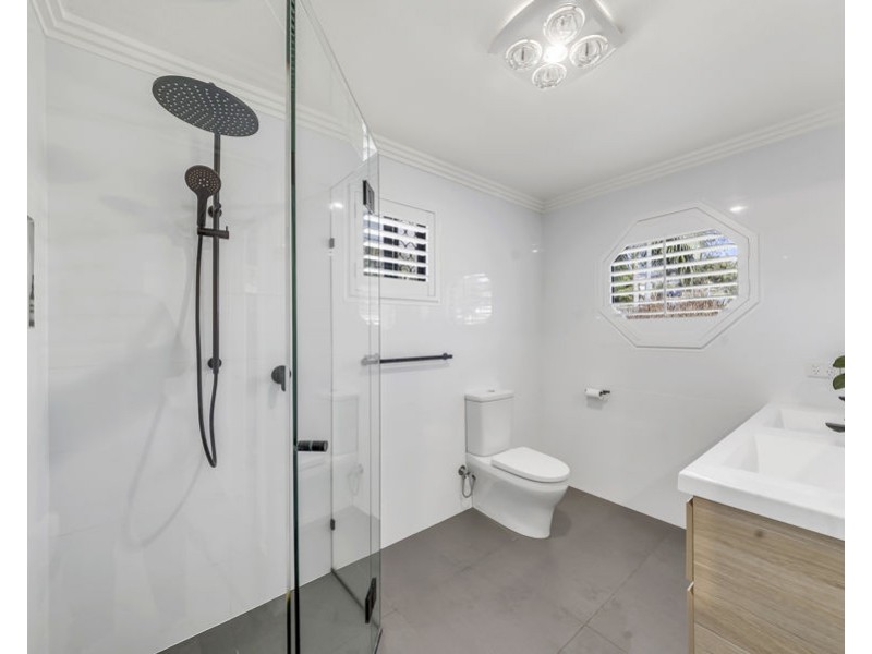 26 Yew Street, Yamanto QLD 4305