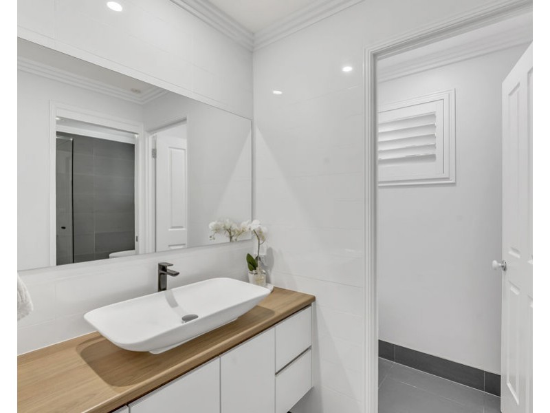 26 Yew Street, Yamanto QLD 4305