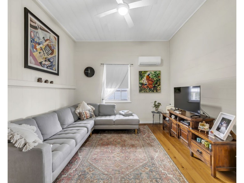 17 Omar Street, West Ipswich QLD 4305