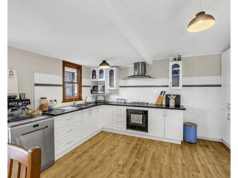 17 Omar Street, West Ipswich QLD 4305