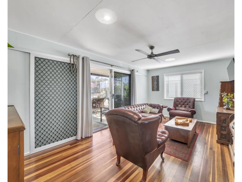 38 Raceview Street, Raceview QLD 4305