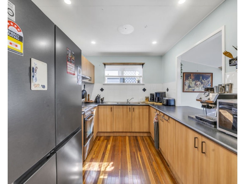 38 Raceview Street, Raceview QLD 4305