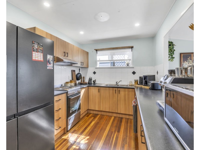 38 Raceview Street, Raceview QLD 4305