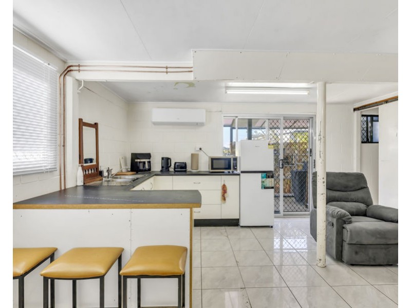 38 Raceview Street, Raceview QLD 4305