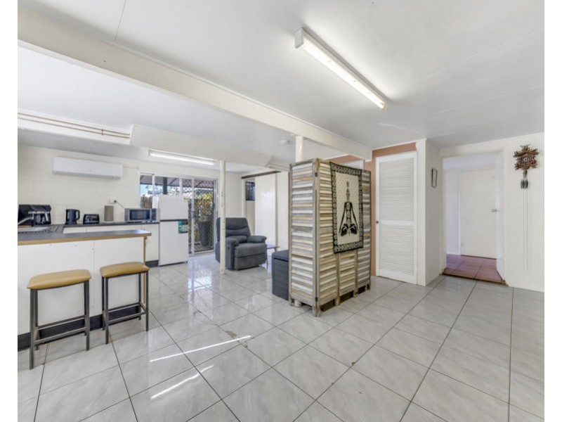 38 Raceview Street, Raceview QLD 4305