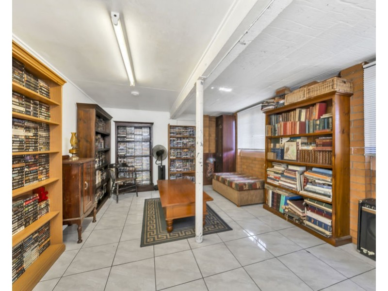 38 Raceview Street, Raceview QLD 4305