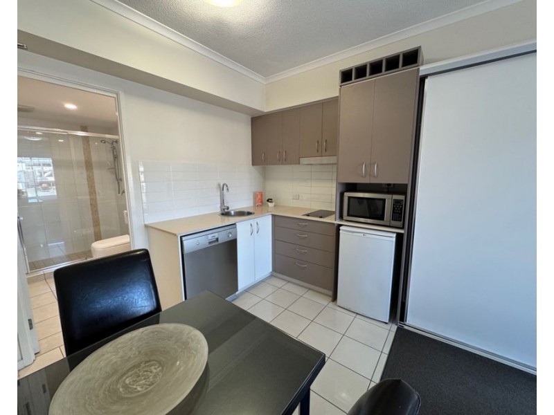 208/11 Ellenborough Street, Woodend QLD 4305