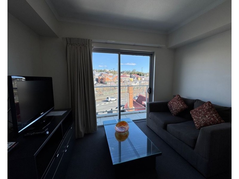 208/11 Ellenborough Street, Woodend QLD 4305