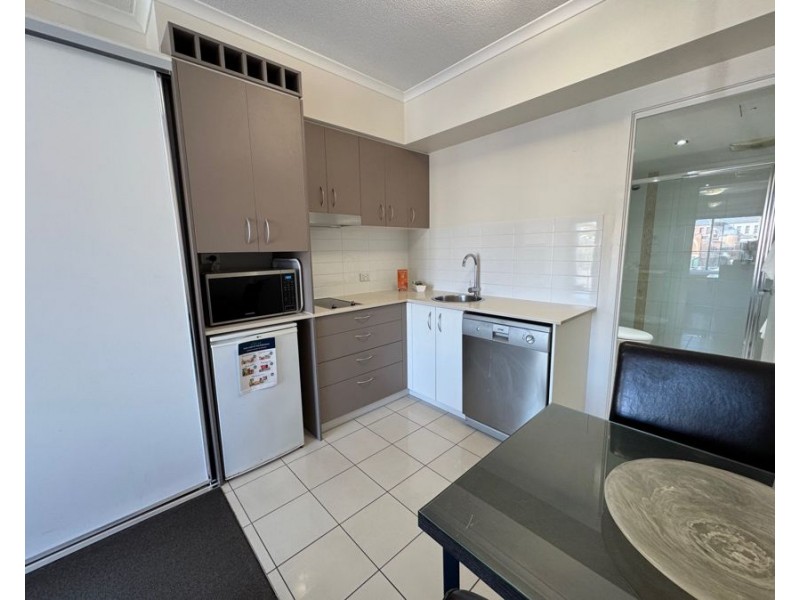 208/11 Ellenborough Street, Woodend QLD 4305