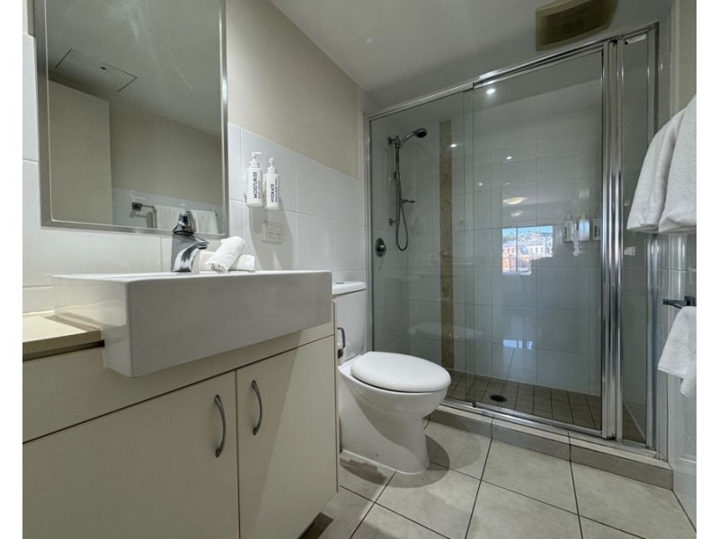 208/11 Ellenborough Street, Woodend QLD 4305