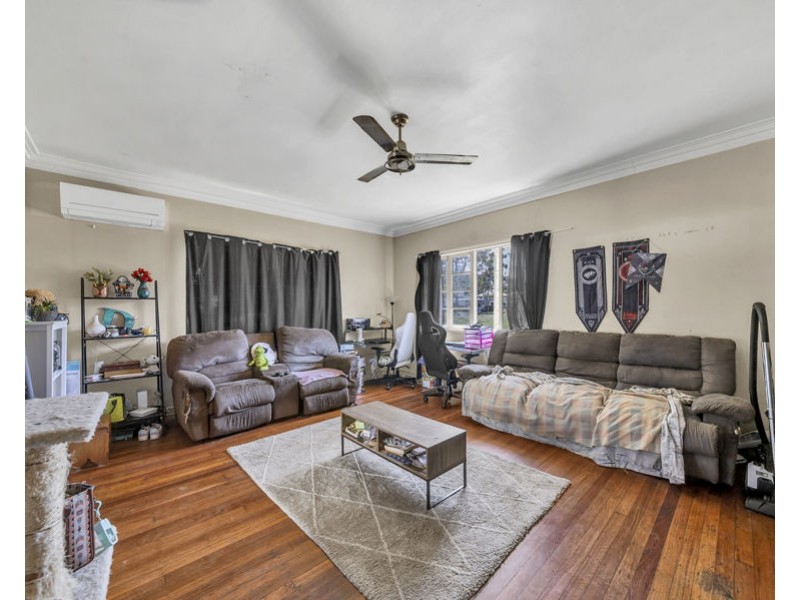 27 Denman Street, Leichhardt QLD 4305