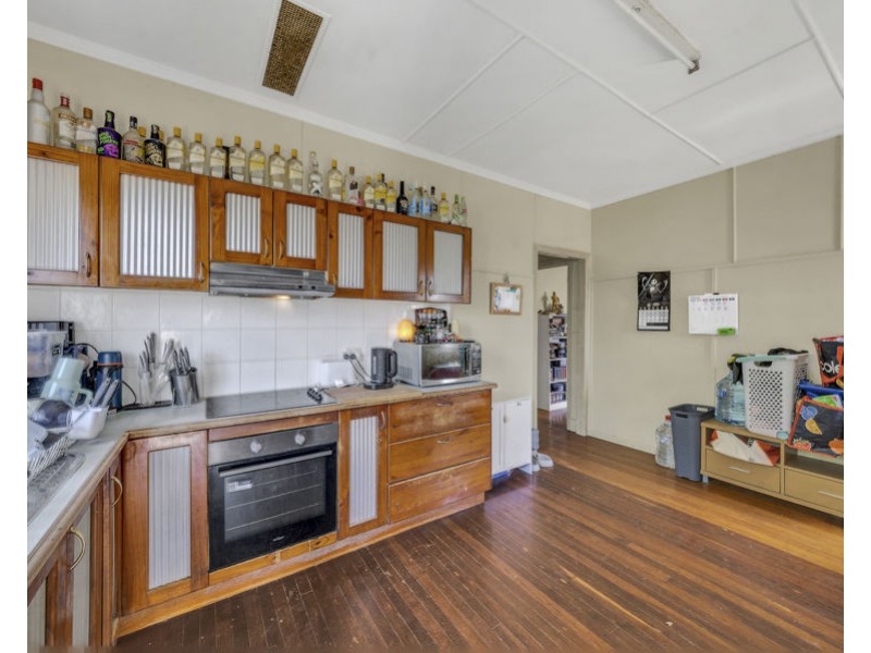 27 Denman Street, Leichhardt QLD 4305