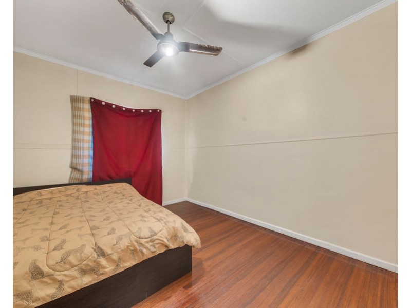 27 Denman Street, Leichhardt QLD 4305