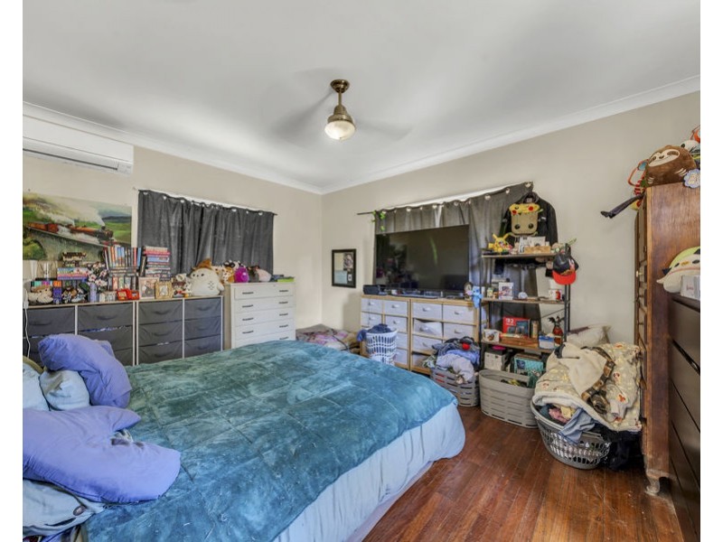 27 Denman Street, Leichhardt QLD 4305