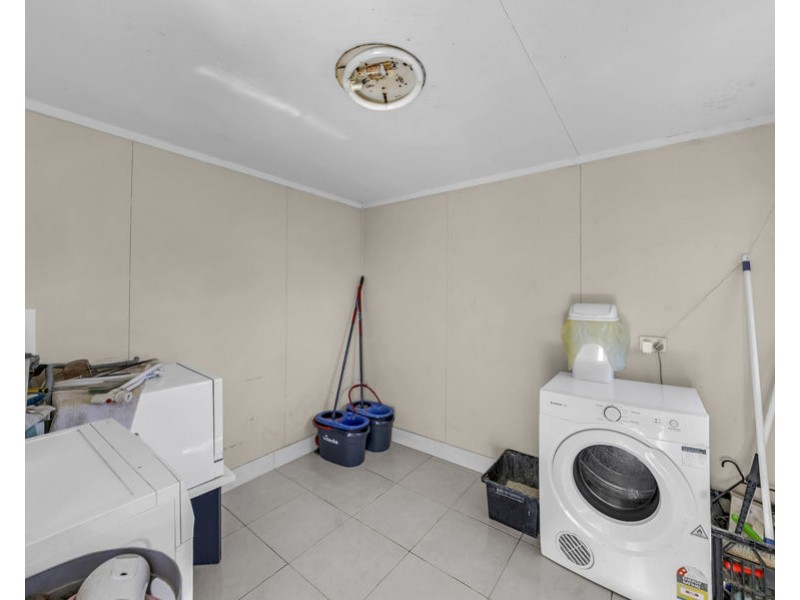 27 Denman Street, Leichhardt QLD 4305
