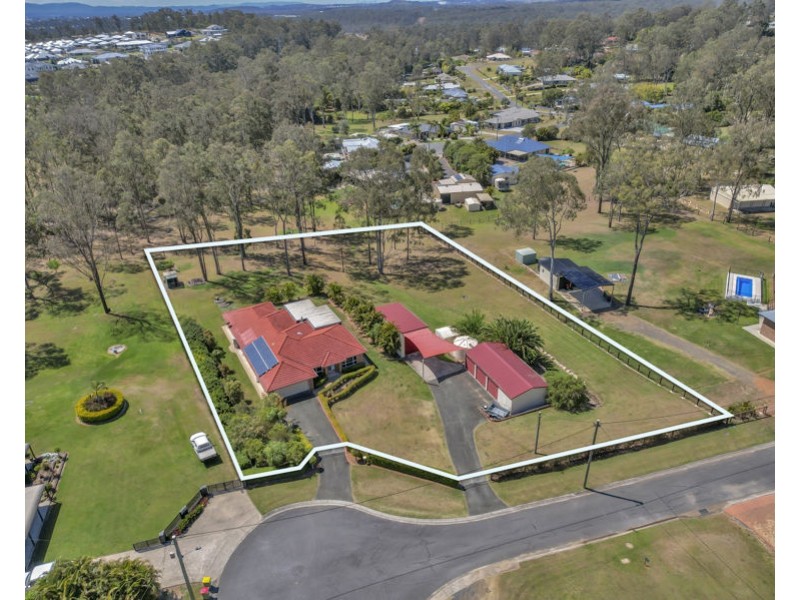33-35 Eastfield Court, Deebing Heights QLD 4306