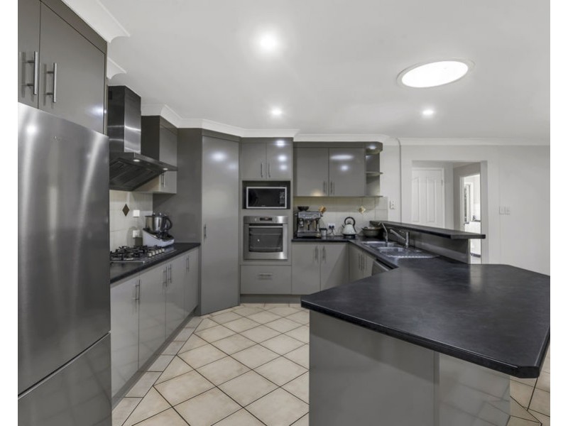 33-35 Eastfield Court, Deebing Heights QLD 4306