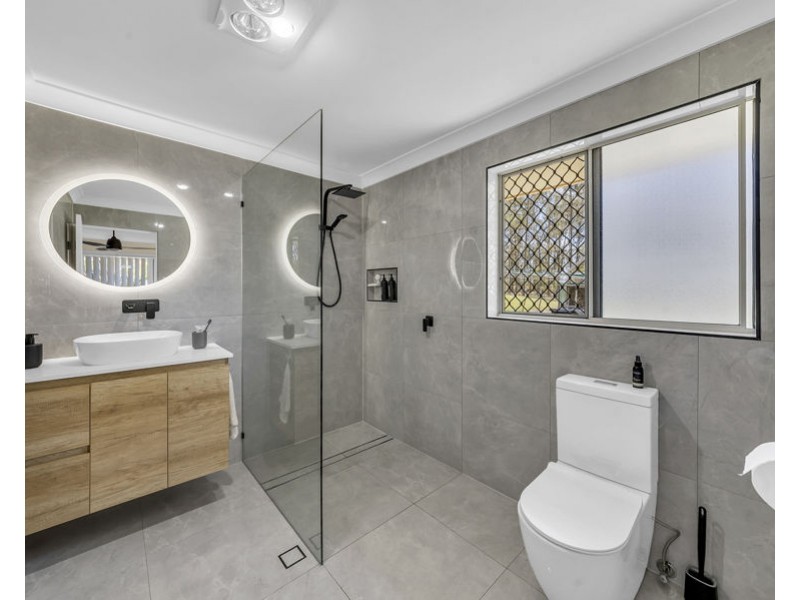 33-35 Eastfield Court, Deebing Heights QLD 4306