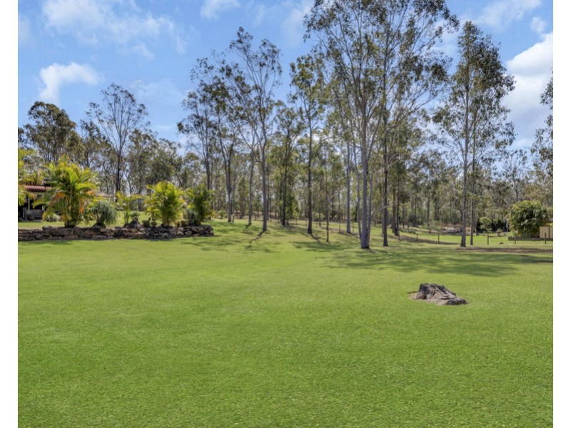 33-35 Eastfield Court, Deebing Heights QLD 4306