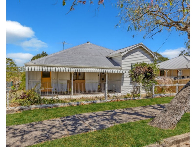 26 Pine Mountain Road, North Ipswich QLD 4305
