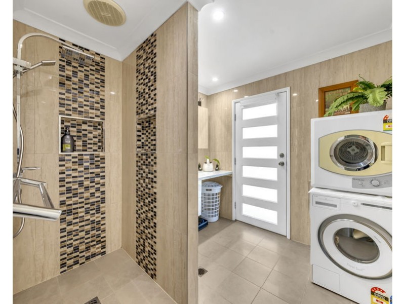 53 Lakeview Drive, Deebing Heights QLD 4306
